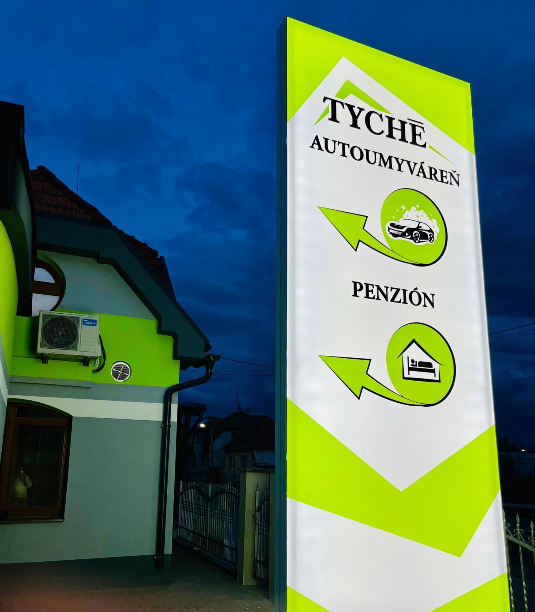 Penzion Tyche Surany Exterior photo